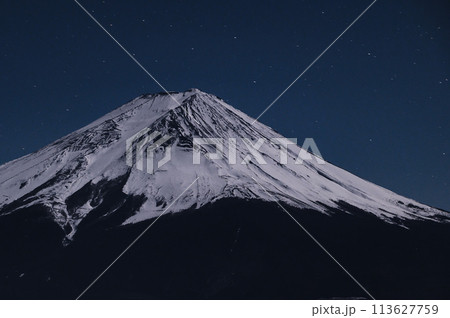 雪積もる富士山・夜景 雪積もる富士山・夜景 113627759