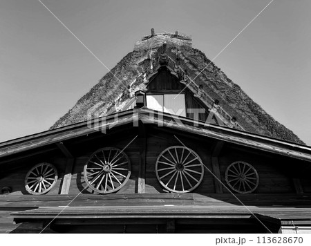 岐阜・白川郷の合掌造り 113628670