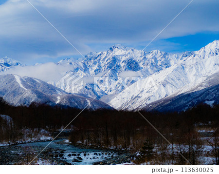 冬の北アルプス　五竜岳と松川 113630025
