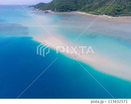 奄美大島 かくれ浜 空撮 奄美大島 かくれ浜 空撮 113632571
