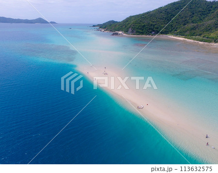 奄美大島 かくれ浜 空撮 奄美大島 かくれ浜 空撮 113632575