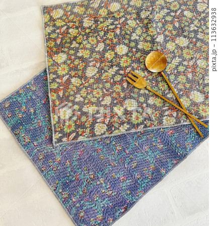 Elegant table setting with linen napkin, spoon and fork 113632938