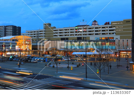 夕暮れの大分駅南口 113633307