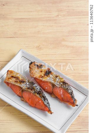 塩鮭の焼き魚 塩鮭の焼き魚 113640762