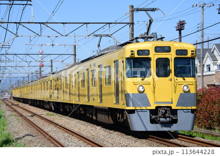 西武2000系2419F+新2000系2507F+2539F　西武拝島線 113644228