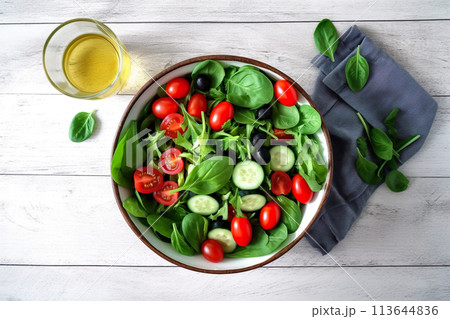Fresh Garden Salad with Dressing 113644836
