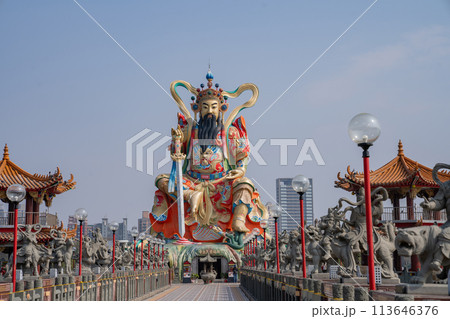 蓮池潭 高雄 台湾 観光スポット 113646376