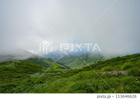 山形 月山 霊峰 登山 雲 景色 山形 月山 霊峰 登山 雲 景色 113646626