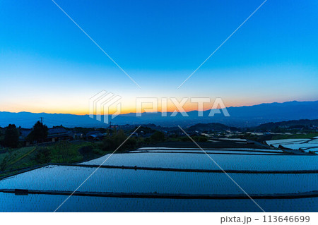 【初夏素材】夜明けの中野の棚田【山梨県】 【初夏素材】夜明けの中野の棚田【山梨県】 113646699