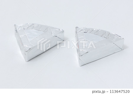 チーズ, 乳製品, アルミ, 食べ物, 個包装, 牛乳, 生もの, 生物, 食材、アルミホイル チーズ, 乳製品, アルミ, 食べ物, 個包装, 牛乳, 生もの, 生物, 食材、アルミホイル 113647520