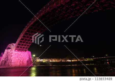 『錦帯橋とサクラ』夜桜 ライトアップ 山口県岩国 #日本観光 Kintai Bridge 『錦帯橋とサクラ』夜桜 ライトアップ 山口県岩国 #日本観光 Kintai Bridge 113653489