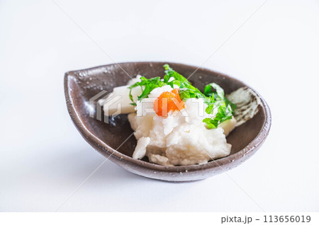 たたき長芋の明太子ソース添え たたき長芋の明太子ソース添え 113656019