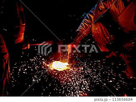 古式日本刀鍛錬 113656684