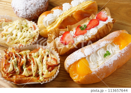 フルーツパンと総菜パン 113657644