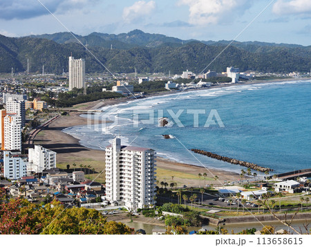 千葉県鴨川市の街並み 千葉県鴨川市の街並み 113658615