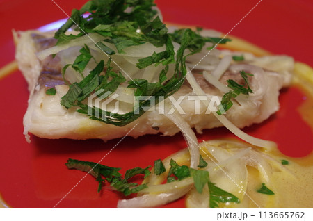 蒸し焼きした美味しい天然黒鯛 113665762