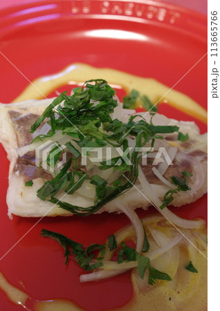 蒸し焼きした美味しい天然黒鯛 113665766