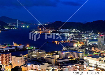 長崎市の都市風景　美しい夜景 113666913