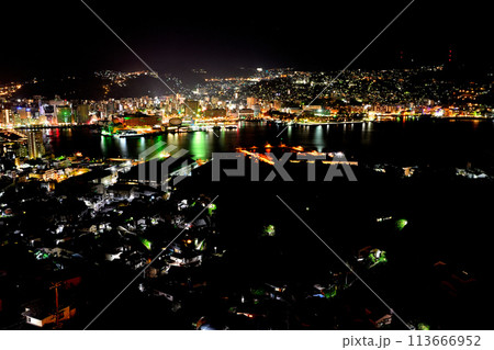 長崎市の都市風景　美しい夜景 113666952