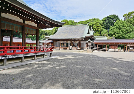中仙道大宮宿散歩・武蔵一宮 氷川神社　拝殿と舞殿 113667803
