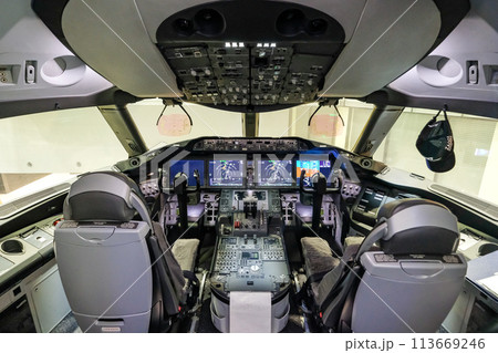 飛行機のコックピット 飛行機のコックピット 113669246