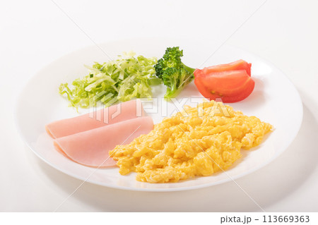 スクランブルエッグ（朝食プレート） 113669363