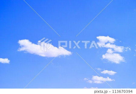 青空と雲イメージ 113670394