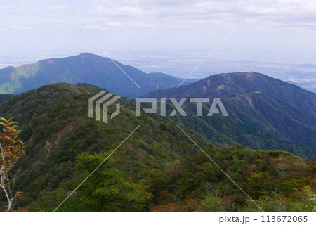 Mt. Tonodake is the highest peak along the Omote Ridge that runs between Mt. Oyama and Nabewari Ridge . It has easy access, being about 80 minutes to Shibusawa Station from both Shinjuku and Tokyo. Mt. Tonodake is the highest peak along the Omote Ridge that runs between Mt. Oyama and Nabewari Ridge . It has easy access, being about 80 minutes to Shibusawa Station from both Shinjuku and Tokyo. 113672065