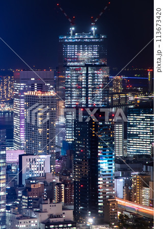 高層ビルから眺める東京都心部のとても美しい夜景 高層ビルから眺める東京都心部のとても美しい夜景 113673420