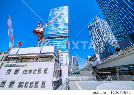 日本の東京都市景観 渋谷駅西口や再開発、クレーンなどを望む…経済発展へ=17日 113673670