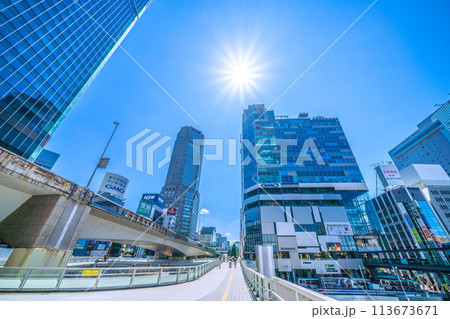 日本の東京都市景観 希望の光…渋谷フクラスや渋谷中央街、強い太陽光などを望む…経済発展へ＝17日 113673671