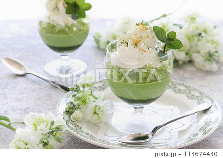 初夏の抹茶グラススイーツ 113674430