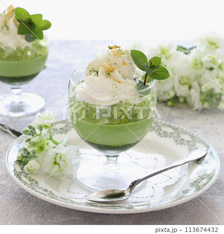 初夏の抹茶グラススイーツ 113674432
