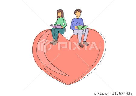 Single one line drawing man woman sitting on big heart. Reading the romantic fiction books. Enjoy the storyline. Hobby reading story books. Book festival concept. Continuous line graphic illustration 113674435