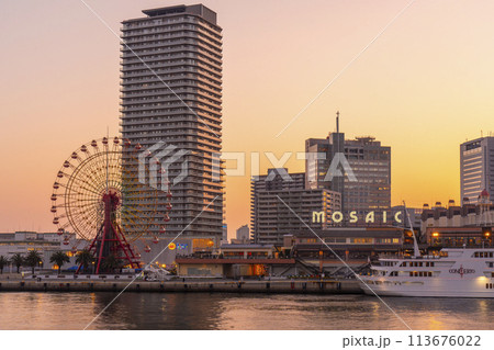 神戸　ハーバーランドの夕景 113676022