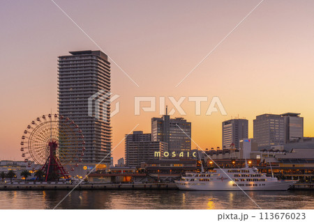 神戸　ハーバーランドの夕景 113676023