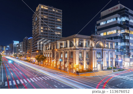 神戸海岸通 夜景(メリケン波止場歩道橋から) 神戸海岸通 夜景(メリケン波止場歩道橋から) 113676052