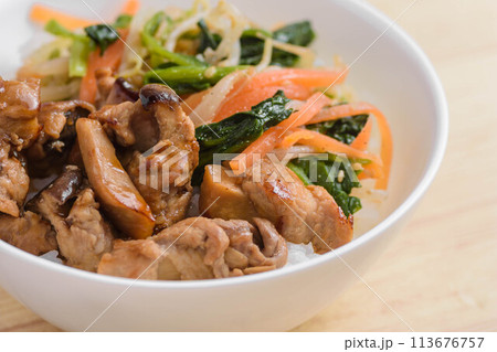 豚肉とエリンギと野菜の丼 113676757