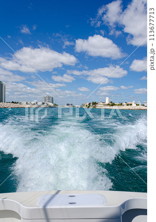Hatteras yacht in mexican caribbean 113677713