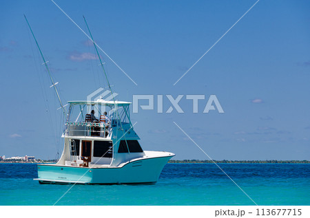 Hatteras yacht in mexican caribbean 113677715