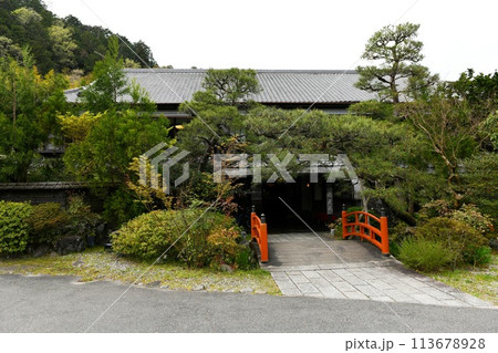 【河内長野市　国指定有形文化財　天見温泉「南天苑」玄関】 113678928