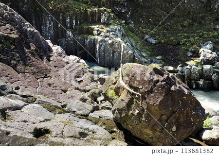 高千穂峡_鬼八の力石 高千穂峡_鬼八の力石 113681382