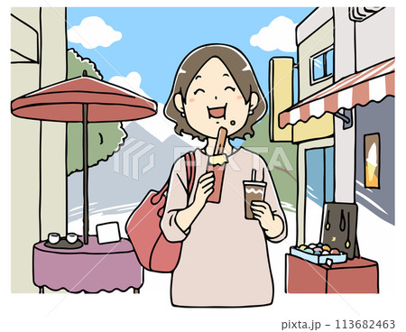 食べ歩きをする女性背景付 113682463