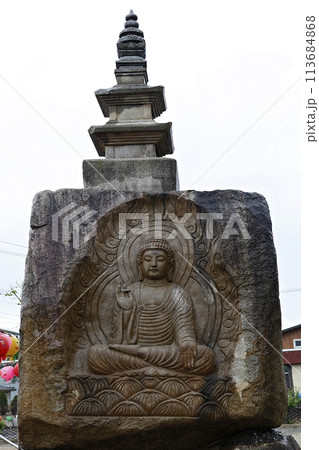 buddha statue in the temple buddha statue in the temple 113684868