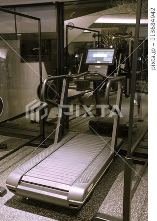 トレーニングルーム トレーニングルーム 113684942