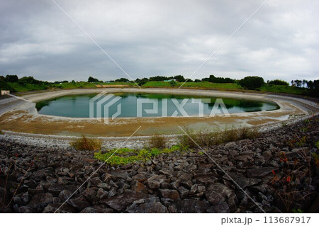 塩田調整池の芳那の水晶湖 113687917