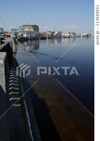 Kyiv, Ukraine April 22, 2023: Flooding - flooding of the Dnieper embankment in the city of Kyiv 113689831