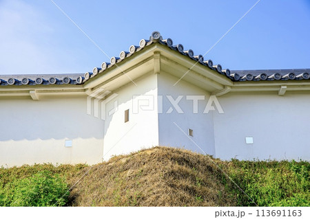 西尾市、西尾城の屏風折れ土塀 113691163