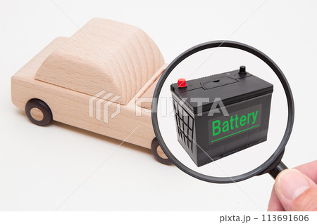 車のバッテリー 113691606