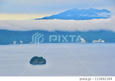 摩周湖・カムイシュ島・斜里岳(北海道川上郡弟子屈町) 摩周湖・カムイシュ島・斜里岳(北海道川上郡弟子屈町) 113692164